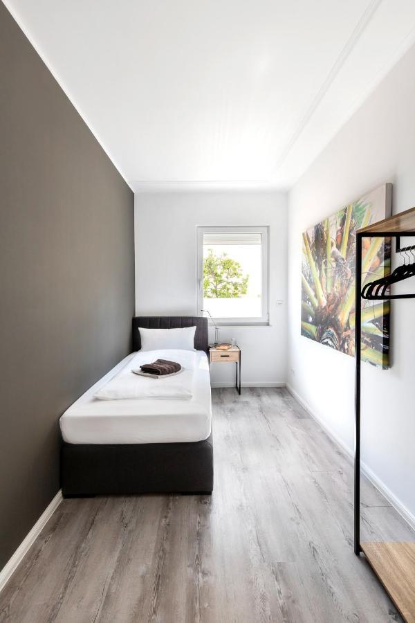 Primera Zimmer Mit Gemeinschaftsbad Singen Bagian luar foto