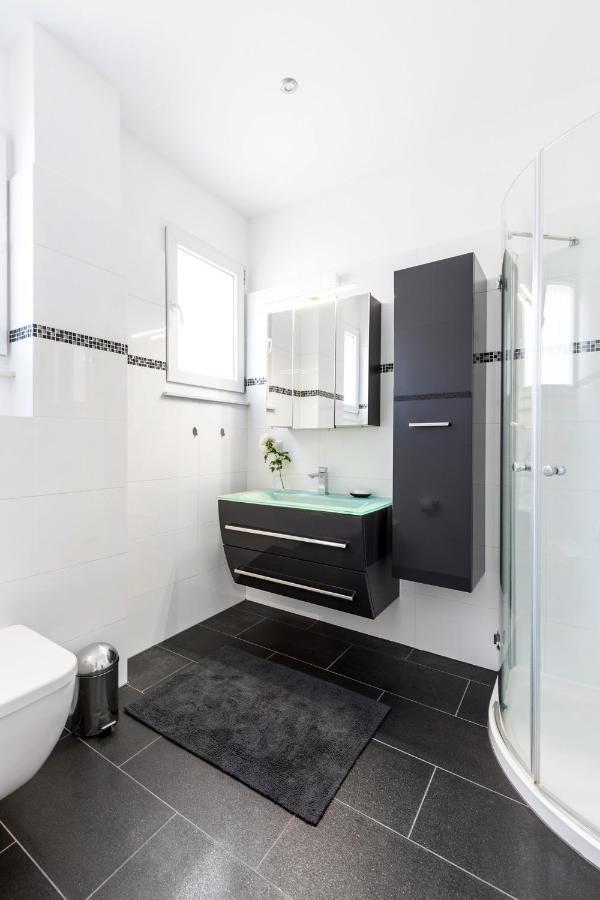 Primera Zimmer Mit Gemeinschaftsbad Singen Bagian luar foto